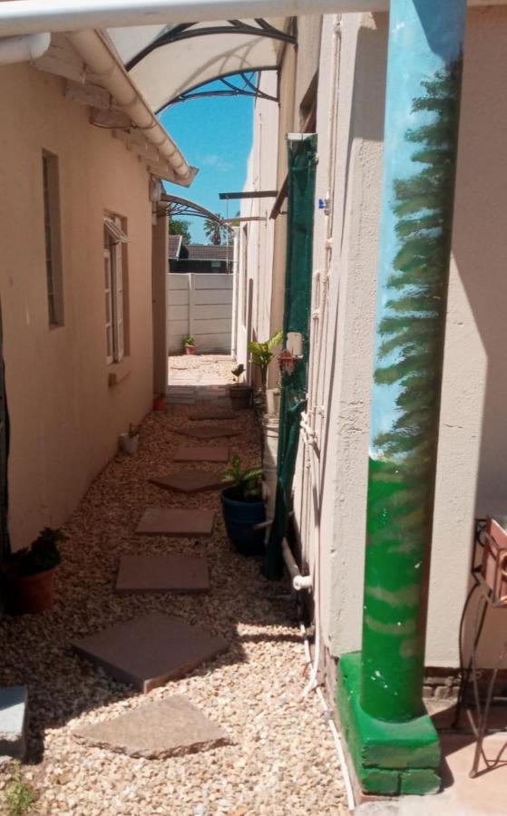 Red Pillars Ξενοδοχείο Πορτ Ελίζαμπεθ Δωμάτιο φωτογραφία